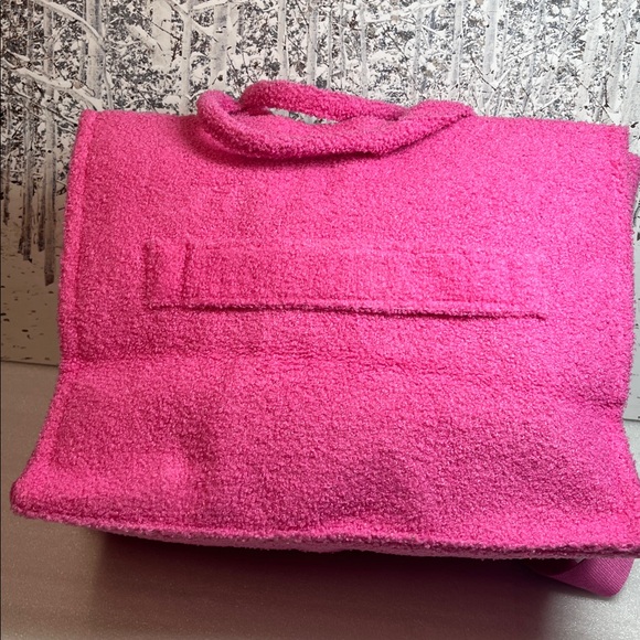 Barbie Pink Overnight Bag Lg Soft Textured Loops Barbie Core Crossbody Strap - Picture 4 of 12